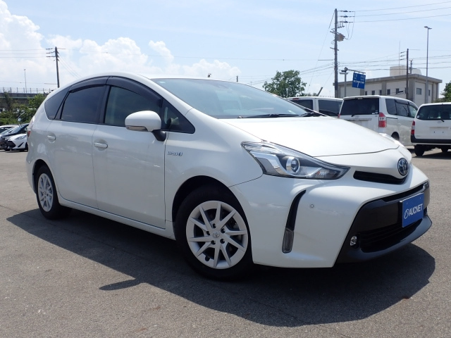 TOYOTA PRIUS ALPHA 2020