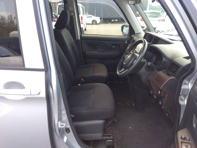 TOYOTA ROOMY 2020