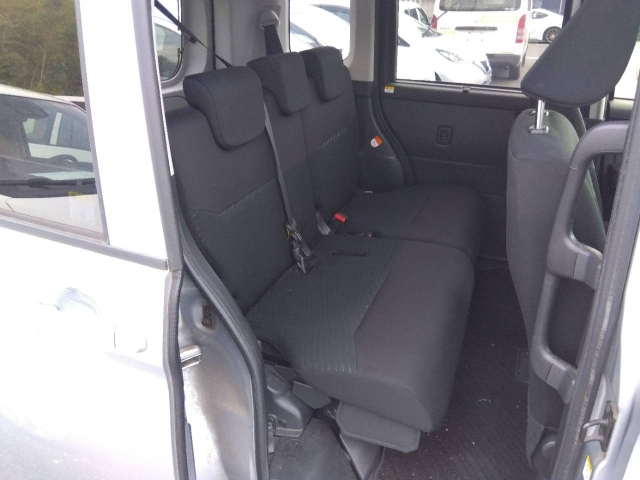 TOYOTA ROOMY 2020