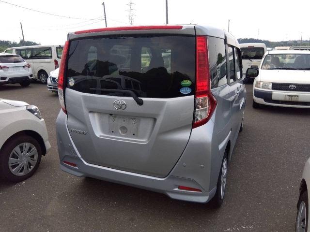 TOYOTA ROOMY 2020