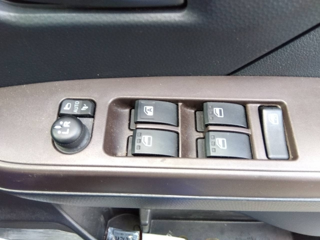 TOYOTA ROOMY 2020