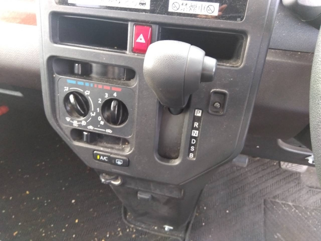 TOYOTA ROOMY 2020