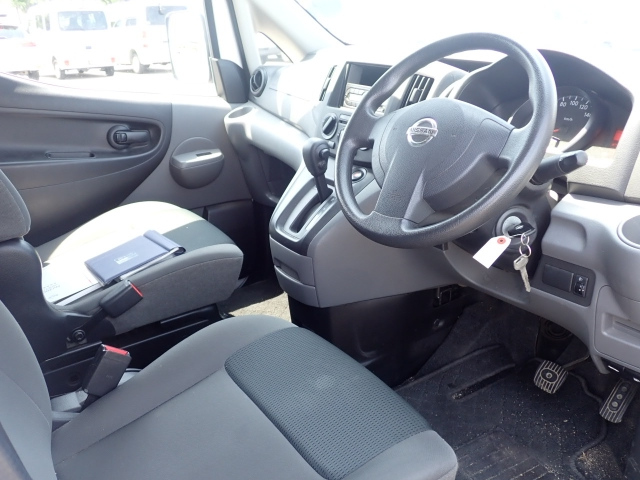 NISSAN NV200 2019