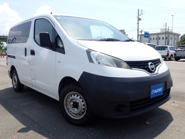 NISSAN NV200 2019