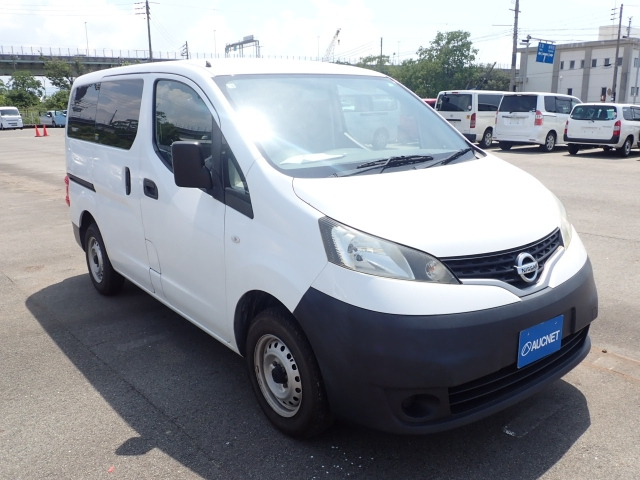 NISSAN NV200 2019