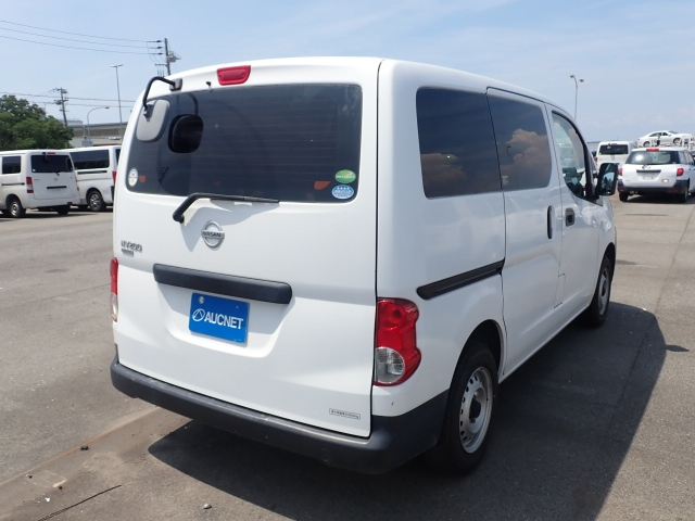 NISSAN NV200 2019