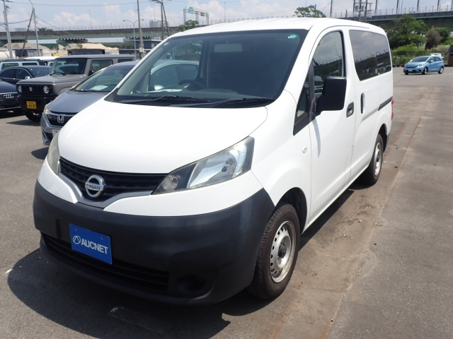 NISSAN NV200 2019