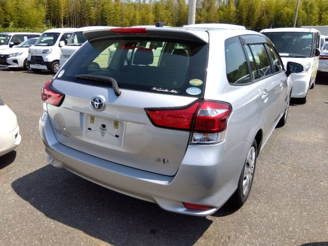 TOYOTA COROLLA FIELDER 2016