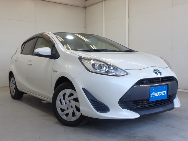 TOYOTA AQUA 2018