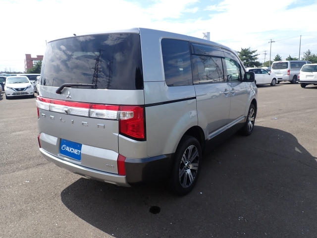 MITSUBISHI DELICA D5 2021