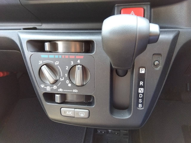 DAIHATSU MIRA E S 2020