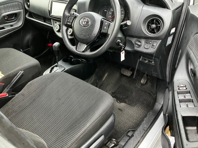 TOYOTA VITZ 2019