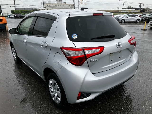 TOYOTA VITZ 2019