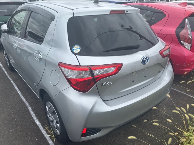 TOYOTA VITZ 2019