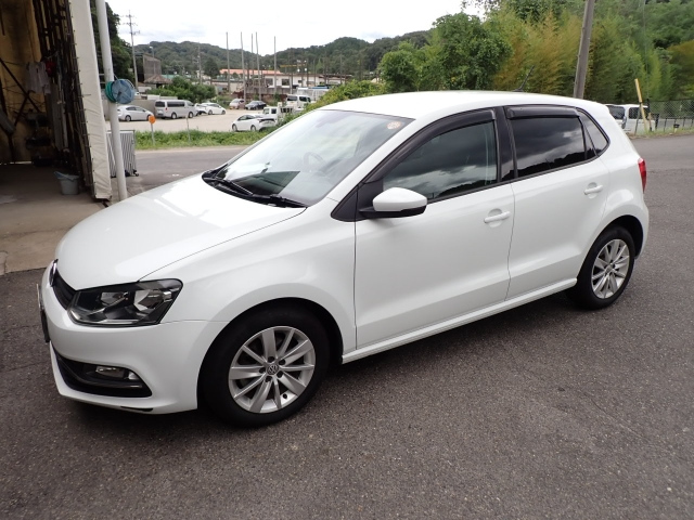 VOLKSWAGEN POLO 2015