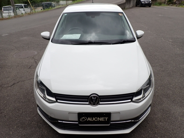 VOLKSWAGEN POLO 2015