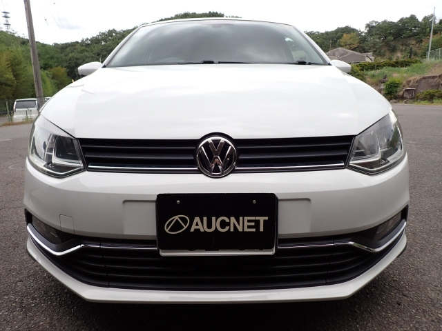 VOLKSWAGEN POLO 2015
