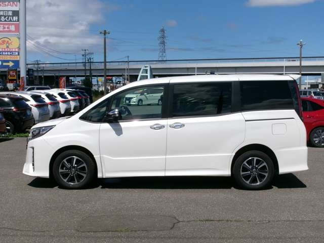 TOYOTA NOAH 2020