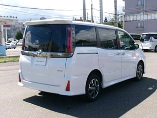 TOYOTA NOAH 2020