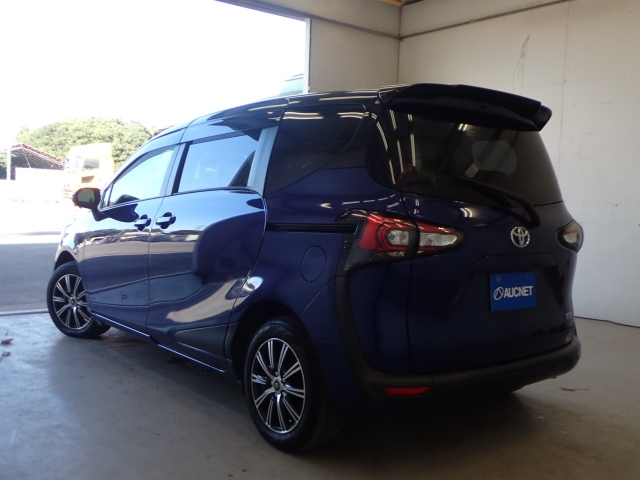 TOYOTA SIENTA 2021