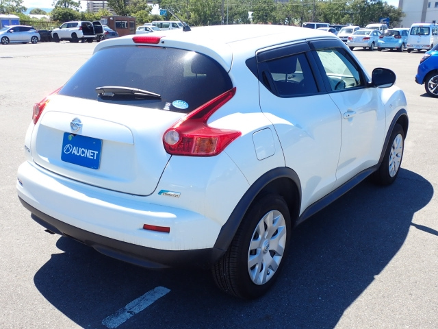 NISSAN JUKE 2012