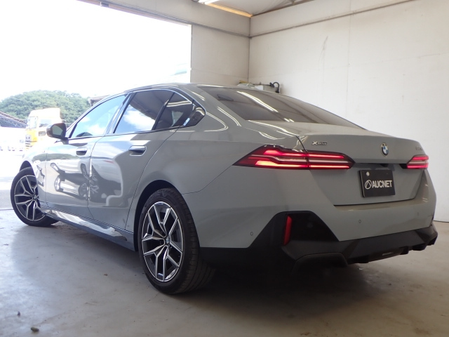 BMW 5 SERIES 2024