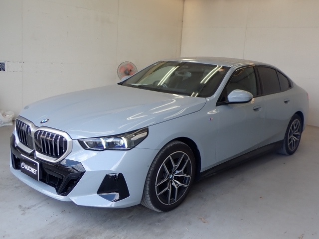 BMW 5 SERIES 2024