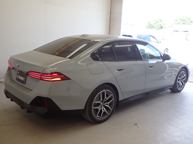 BMW 5 SERIES 2024