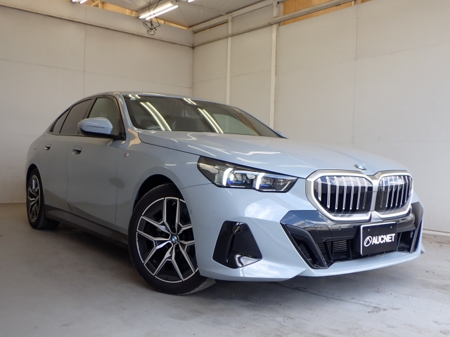 BMW 5 SERIES 2024