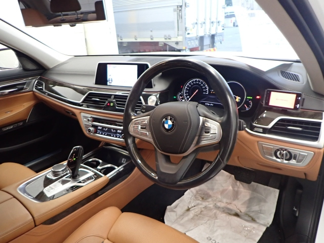 BMW 7 SERIES 2016
