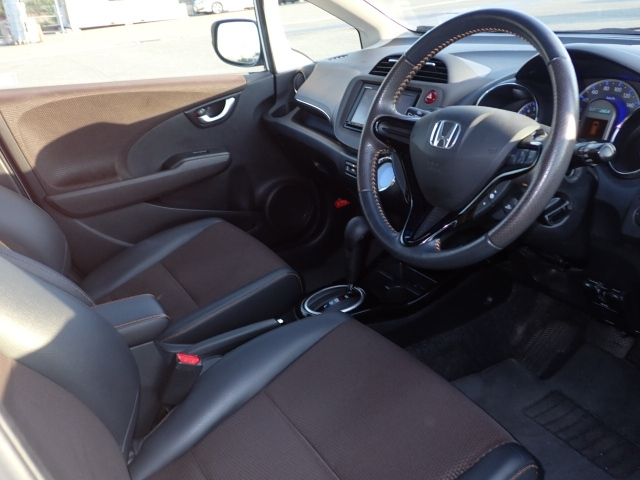 HONDA FIT SHUTTLE 2011
