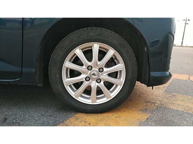TOYOTA ROOMY 2017
