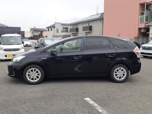TOYOTA PRIUS ALPHA 2017
