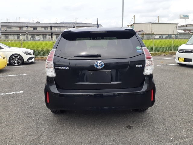 TOYOTA PRIUS ALPHA 2017