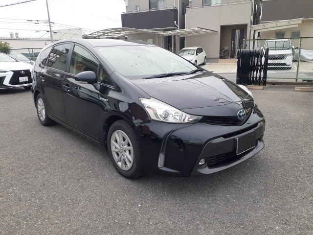 TOYOTA PRIUS ALPHA 2017