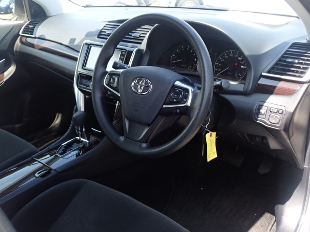 TOYOTA PREMIO 2020
