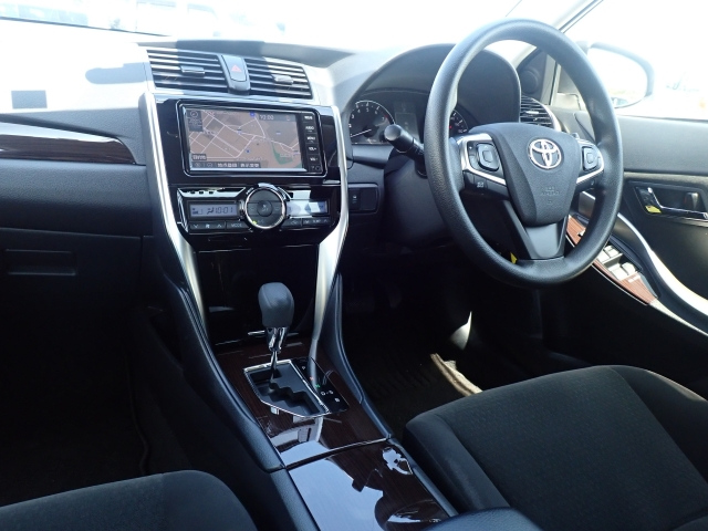 TOYOTA PREMIO 2020