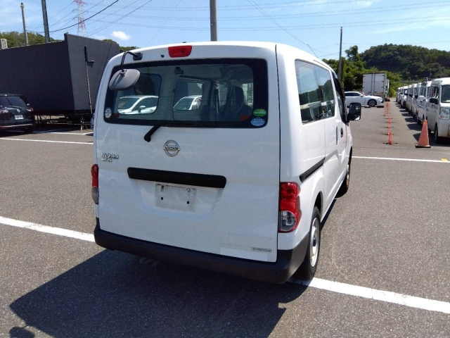 NISSAN NV200 2020