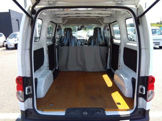 NISSAN NV200 2020