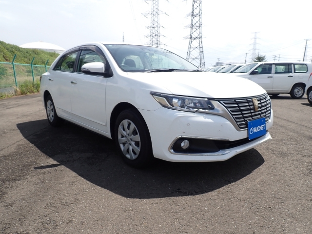 TOYOTA PREMIO 2018