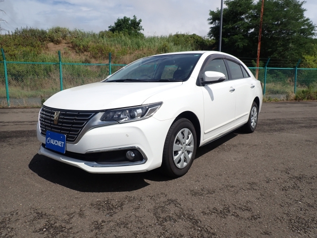 TOYOTA PREMIO 2018