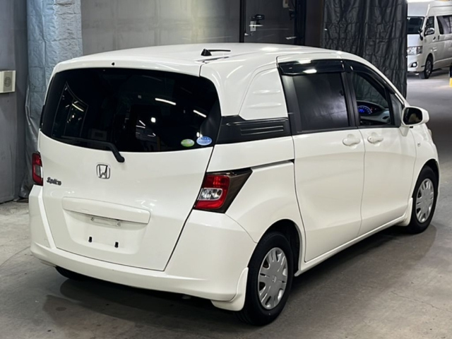 HONDA FREED 2010