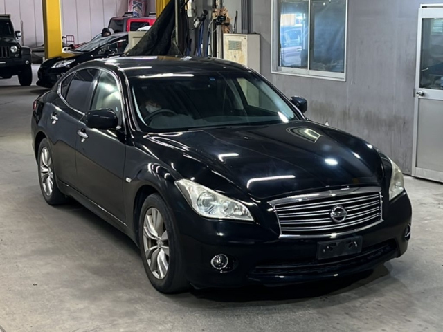NISSAN FUGA 2014