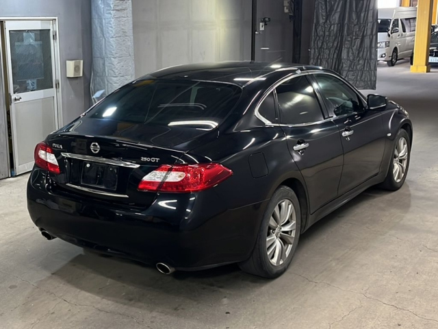 NISSAN FUGA 2014