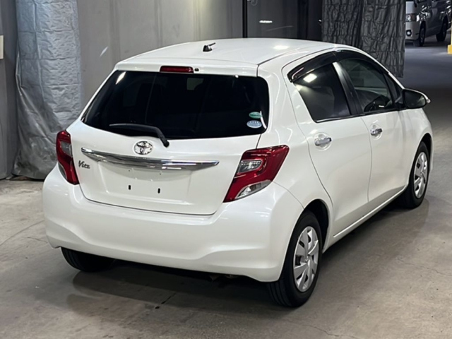 TOYOTA VITZ 2016