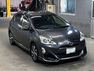 TOYOTA AQUA 2015