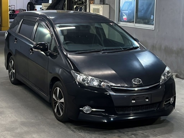 TOYOTA WISH 2012