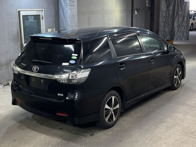 TOYOTA WISH 2012
