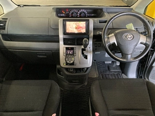 TOYOTA VOXY 2008