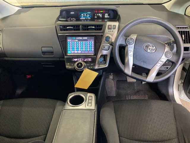 TOYOTA PRIUS ALPHA 2015